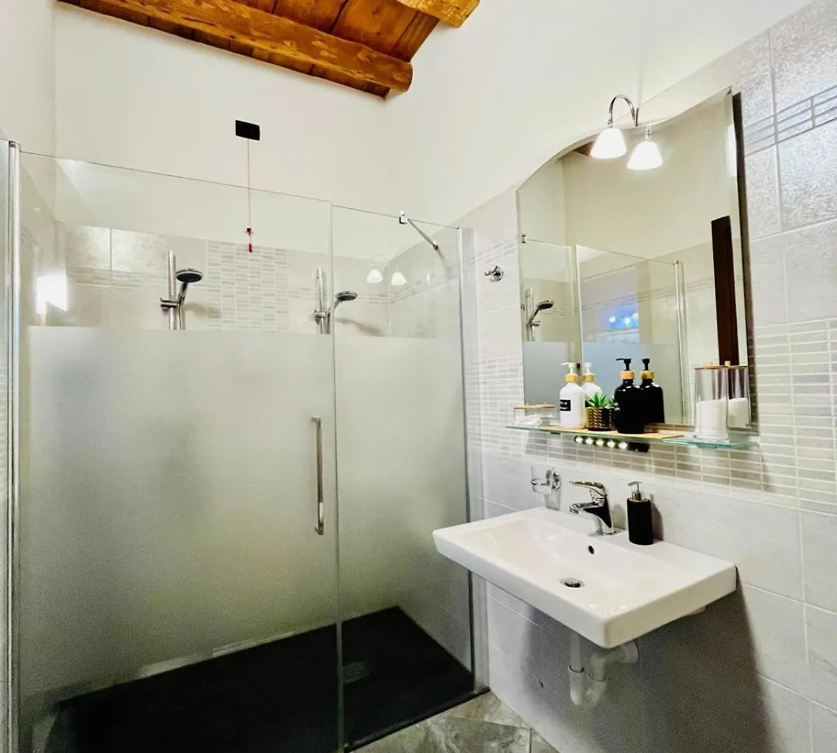 ** Gasthof CQ Rooms Verona Italien