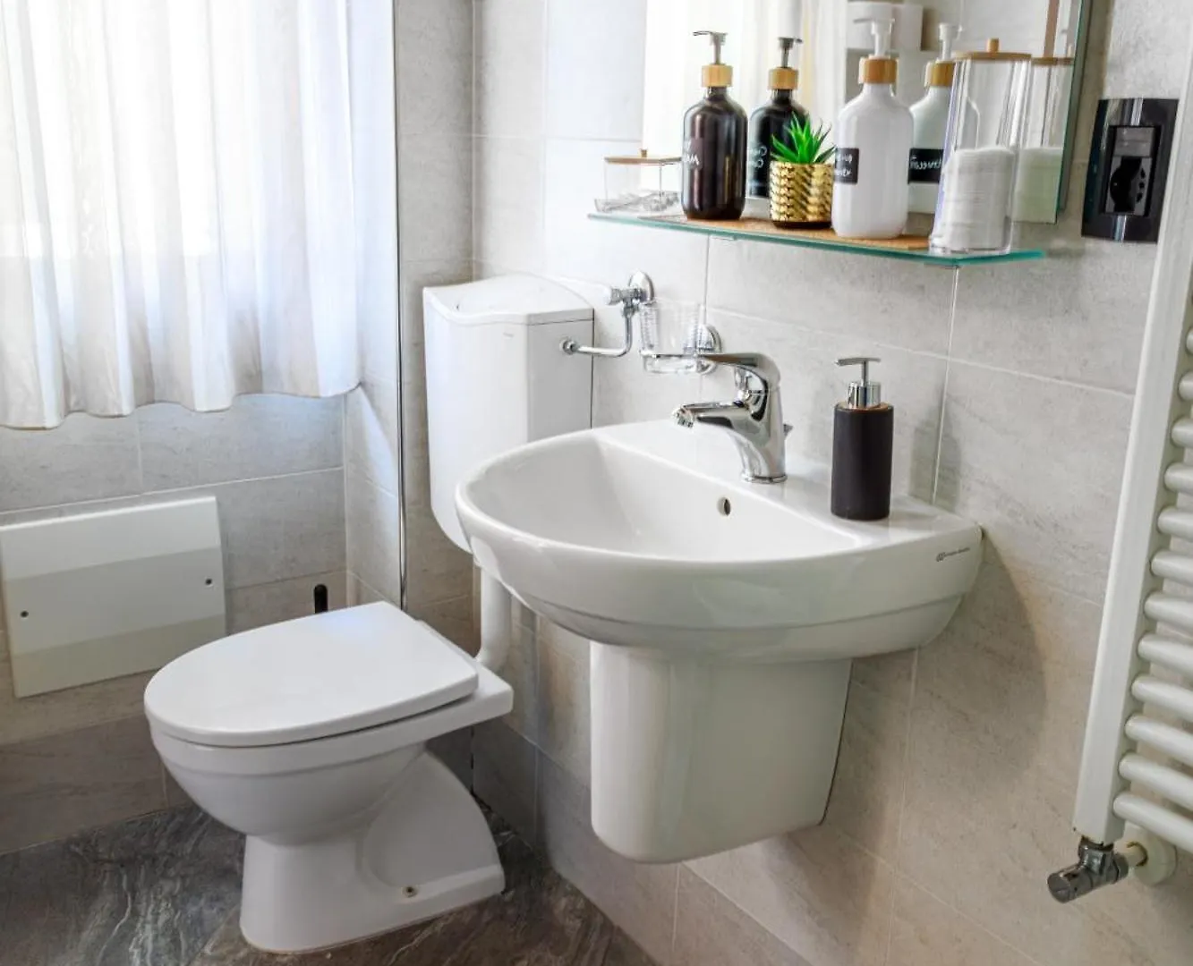 ** Gasthof CQ Rooms Verona Italien